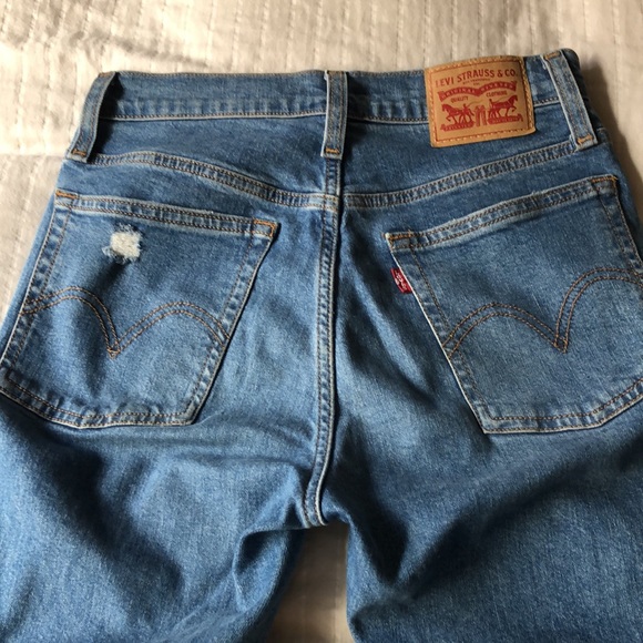 Levi’s Wedgie Skinny Distressed Blue Jeans 💙 - Picture 15 of 15